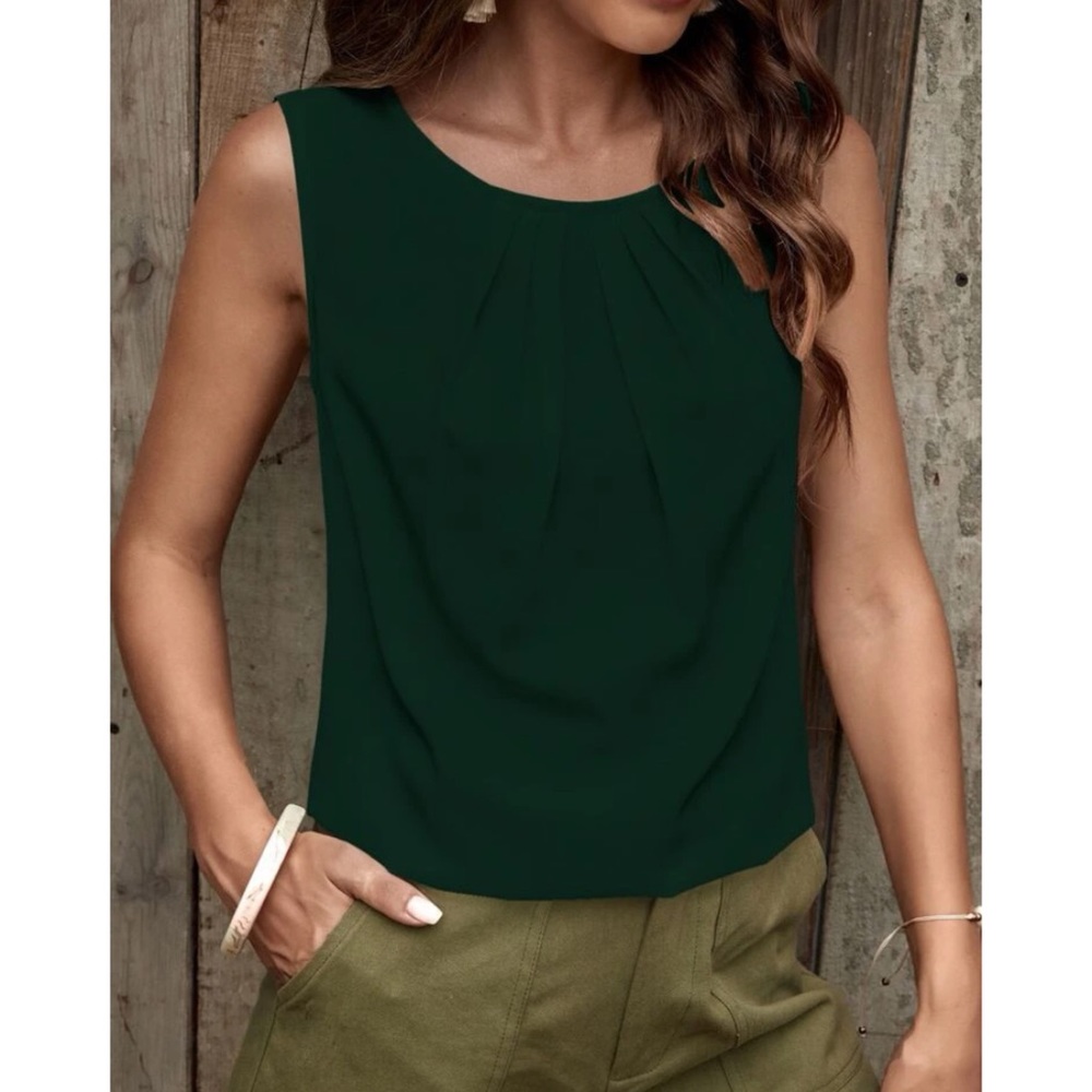 Plicated Front Solid Sleeveless Blouse
